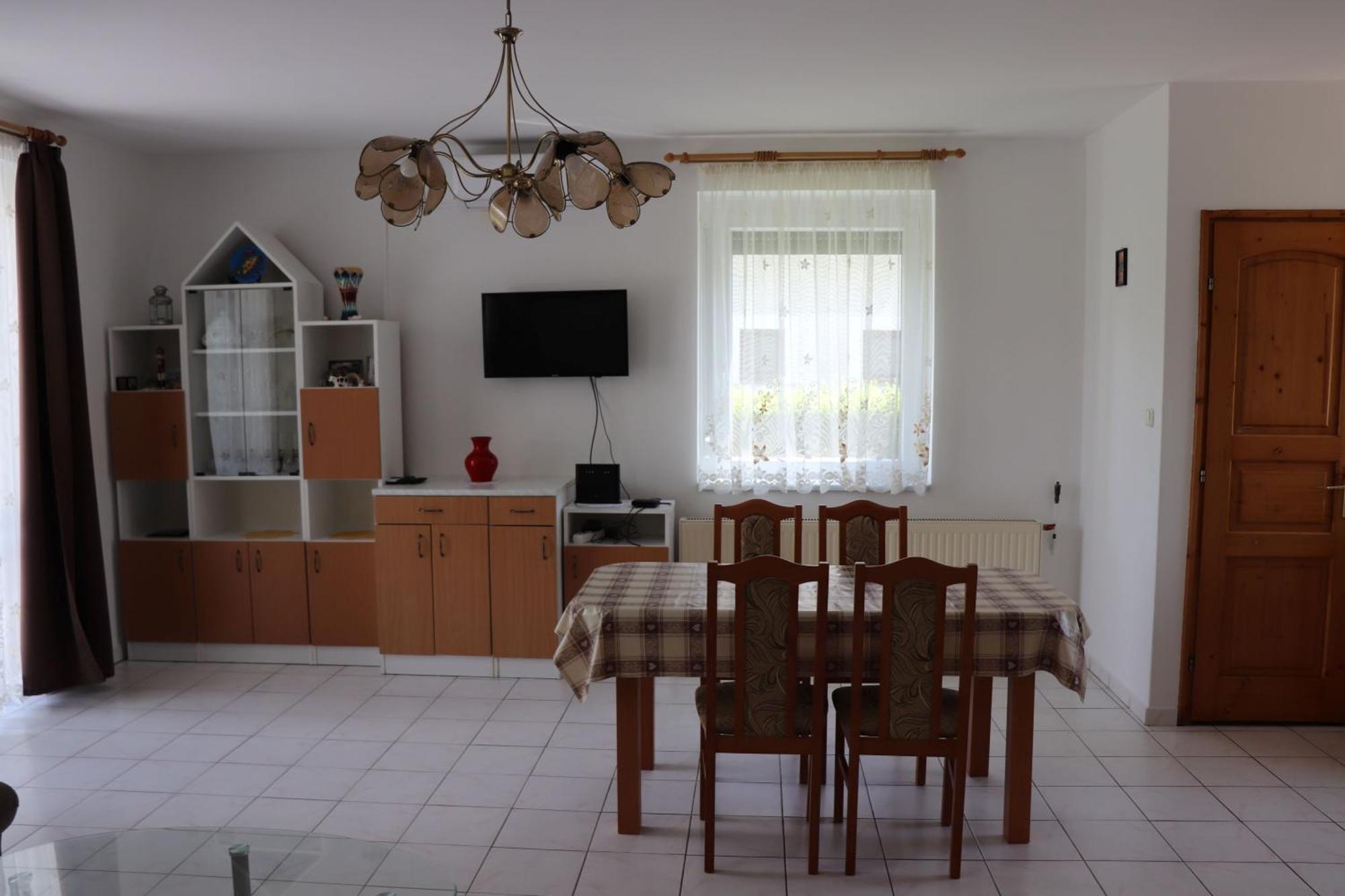 Badacsony Apartmanhaz Badacsonytomaj Luaran gambar